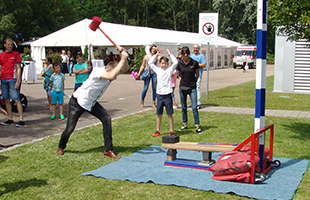 Familienfest Hau den Lukas auf einem Familienfest.