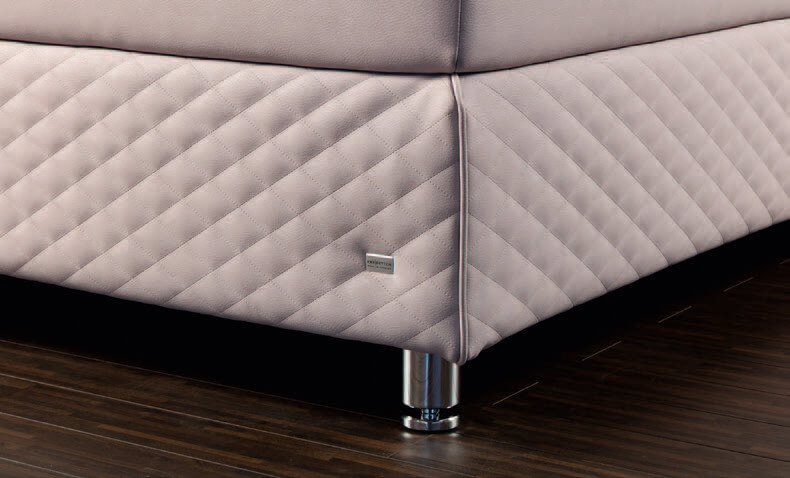 Ruf Bett Veronesse mit Rautensteppung in weiss.